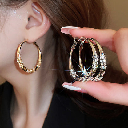 💖VENTA DE ÚLTIMO DÍA 50% DE DESCUENTO💖Pendientes en forma de círculo con circonita.